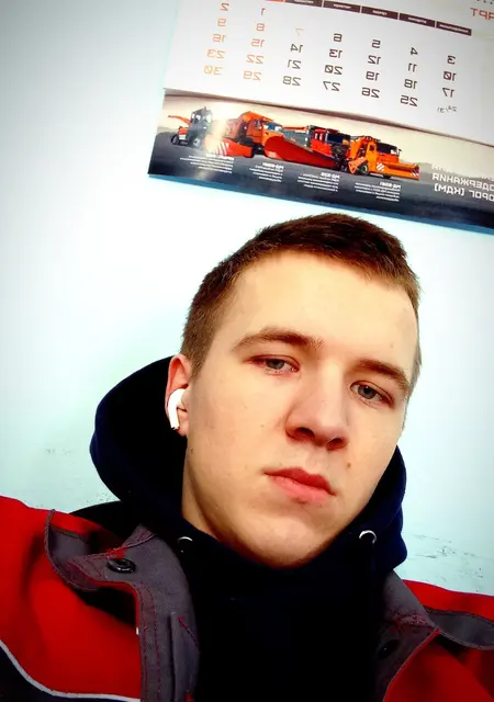 Kirill из Кургана, мне 19, познакомлюсь без обязательств