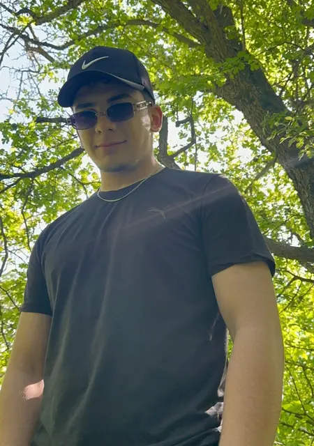 Марсель из Каспийска, мне 23, познакомлюсь на одну ночь