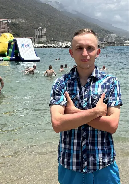 Я Илья, 27, знакомлюсь для открытые отношения в Мурманске