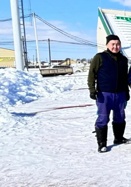 Питер из Якутска, мне 40, познакомлюсь на одну ночь