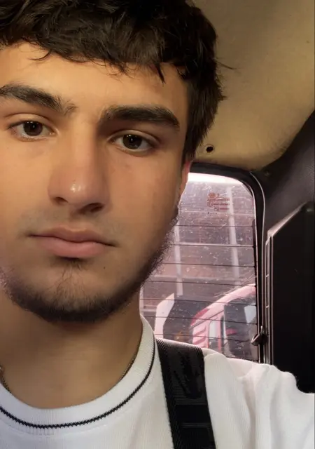 Я Аслан, 19, из Нальчика, ищу знакомства без обязательств