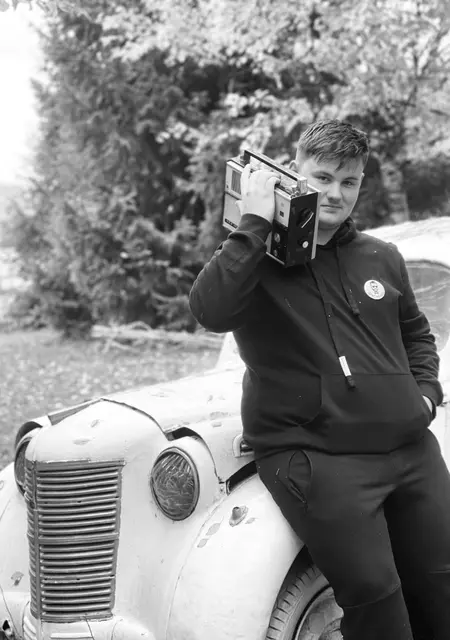 Я Максим, 21, из Ивантеевки, ищу знакомство для постоянных отношений