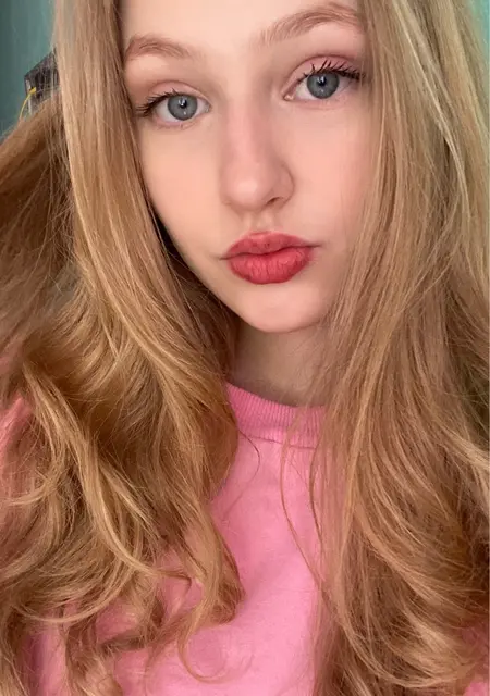 Я Викуля, 25, знакомлюсь для открытые отношения в Томске