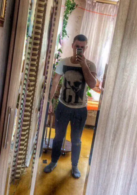 Я Артём, 26, из Большого Камня, ищу знакомства без обязательств
