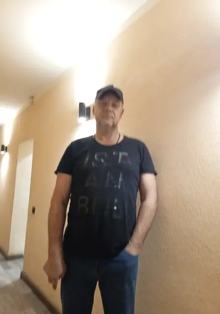 Я Дмитрий, 56, из Новосибирска, ищу знакомства без обязательств