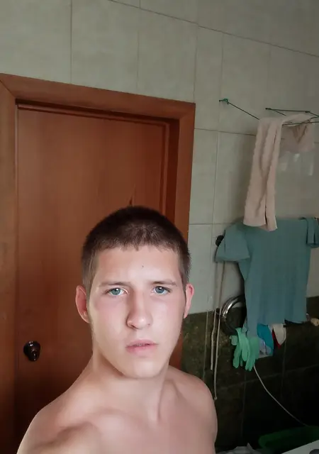 Я Серёжка, 20, из Белгорода, ищу знакомство для приятного времяпровождения