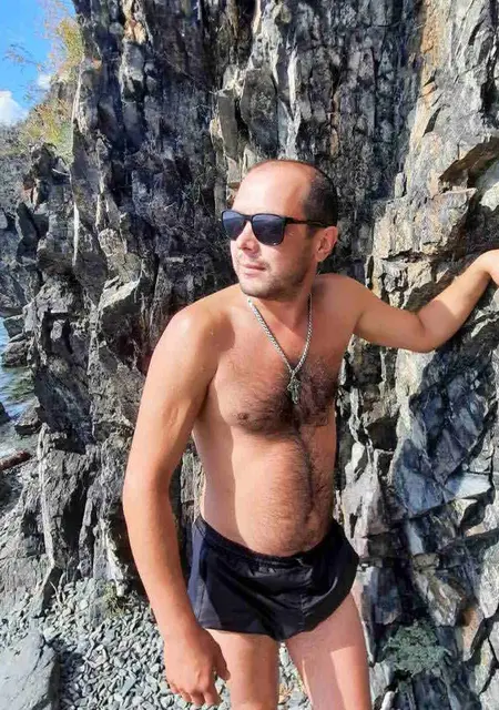 Максим из Миасса, мне 36, познакомлюсь для постоянных отношений