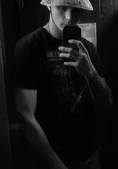 Артём из Санкт-Петербурга, ищу на сайте знакомства на одну ночь