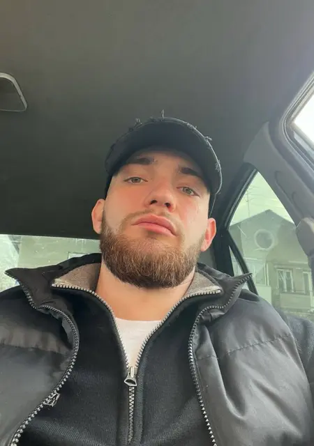 Я Семен, 23, из Новосибирска, ищу знакомства без обязательств