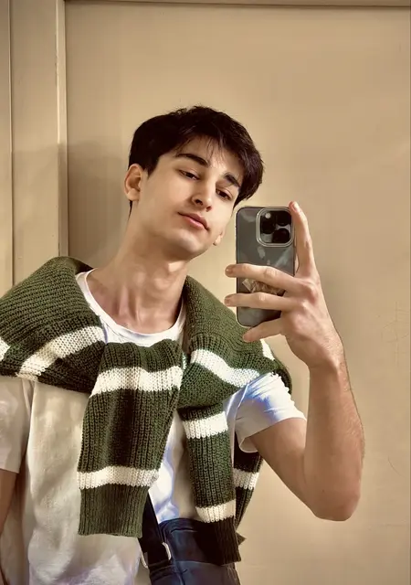 Я Хаджи, 19, из Самары, ищу знакомства без обязательств