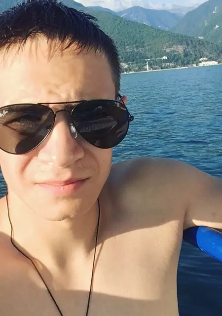 Илья из Йошкар-Олы, мне 26, познакомлюсь без обязательств