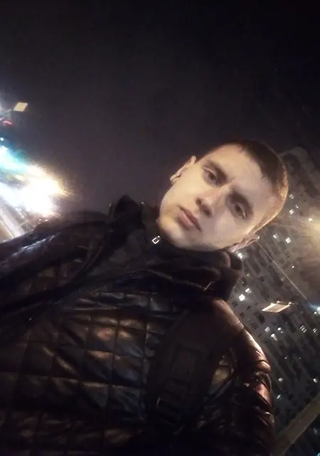 Я Павел, 25, из Кронштадта, ищу знакомства без обязательств