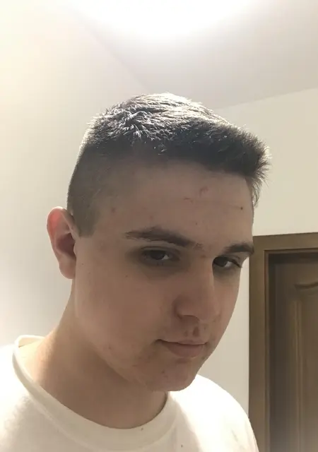 Я Владислав, 21, из Мерефы, ищу знакомства на одну ночь