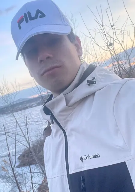 Я Владимир, 20, знакомлюсь для постоянных отношений в Чите