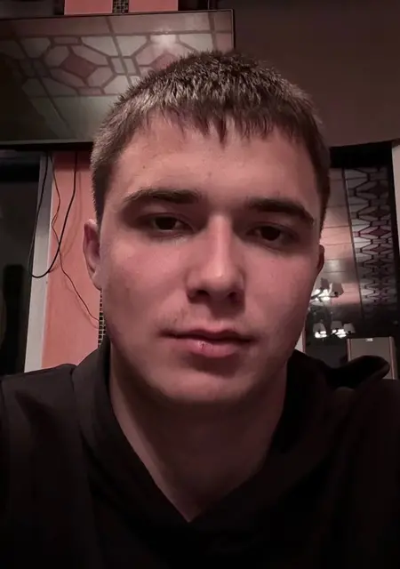 Я Артур, 18, знакомлюсь без обязательств в Сургуте