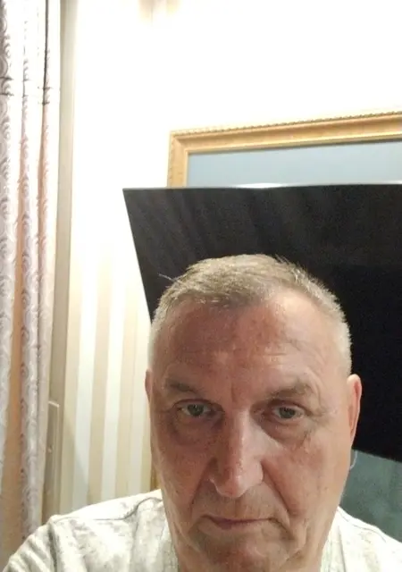 Антон из Владивостока, ищу на сайте знакомства без обязательств