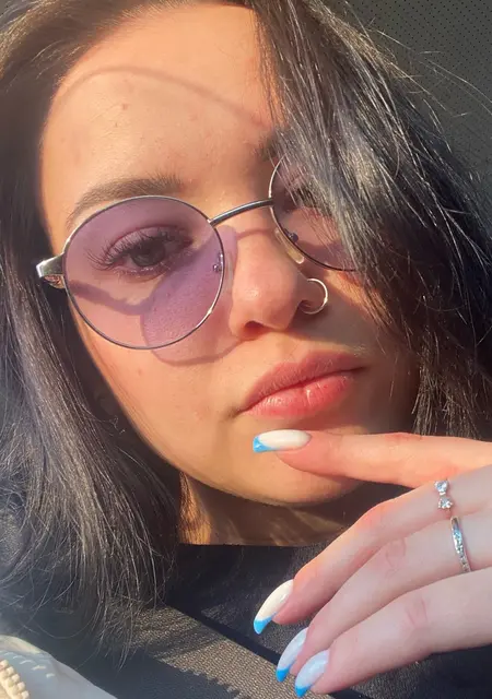 Я Валерия, 23, знакомлюсь на одну ночь в Москве
