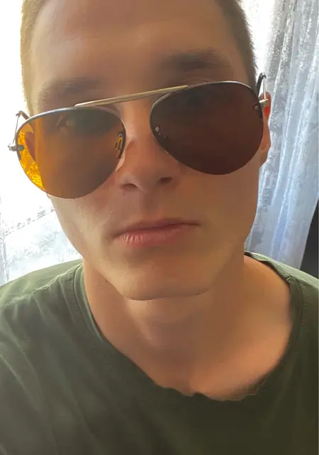 Nikita из Батайска, ищу на сайте знакомства на одну ночь