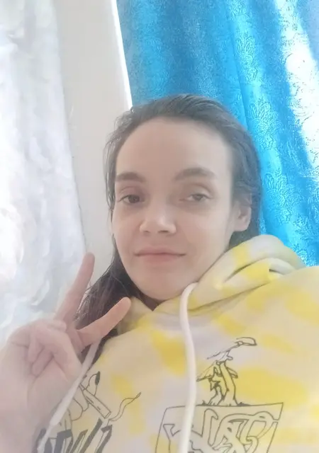 Я Полина, 20, знакомлюсь без обязательств в Нижневартовске