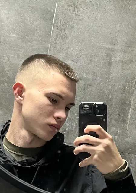 Я Динар, 18, знакомлюсь для общения в Набережных Челнах