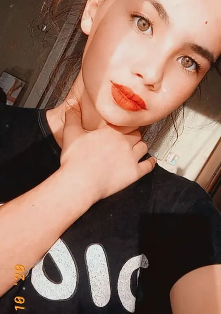 Я Лирия, 25, из Астрахани, ищу знакомство для совместных путешествий