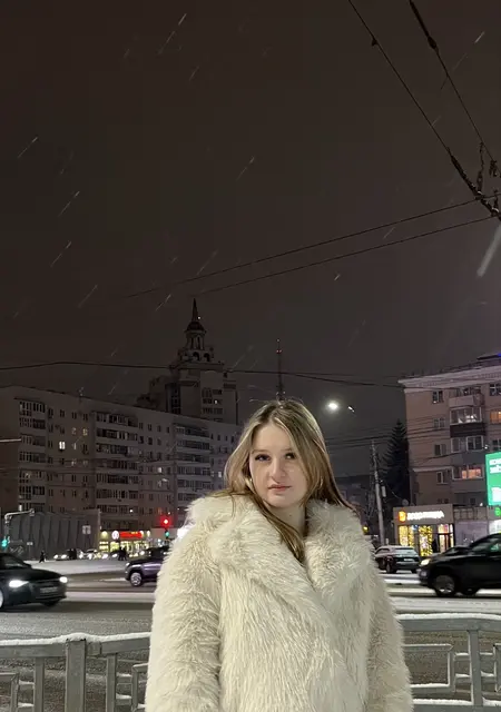 Вероника из Воронежа, мне 19, познакомлюсь для вирта