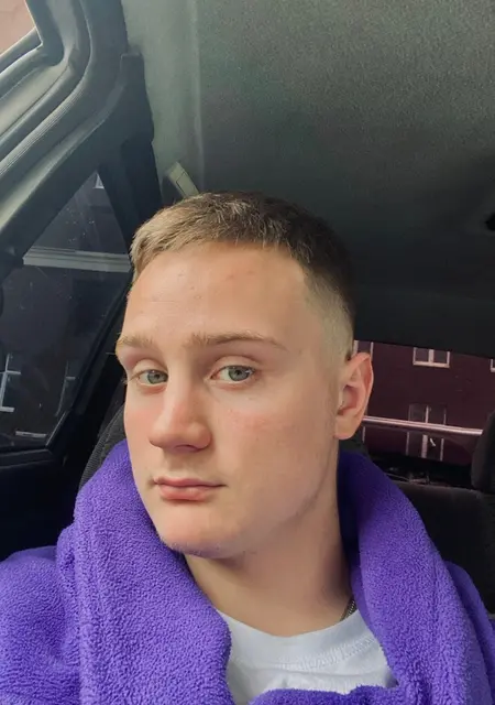 Я Роман, 20, из Иванова, ищу знакомства на одну ночь