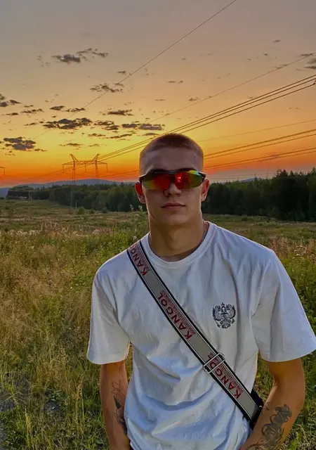 Я Simon, 26, знакомлюсь для вирта в Москве