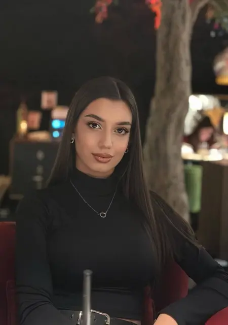 Я Карина, 23, из Чебоксар, ищу знакомство для приятного времяпровождения