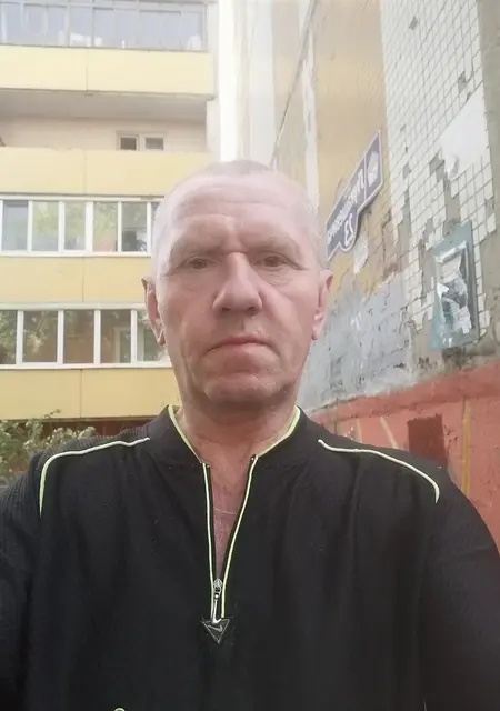 Я Александр, 55, из Омска, ищу знакомства без обязательств