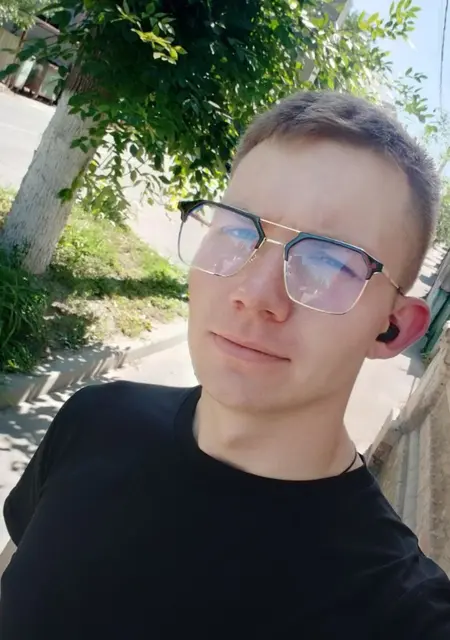 Я Никита, 21, знакомлюсь без обязательств в Москве