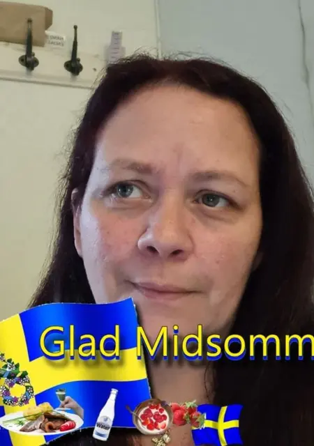 Anna из Стокгольма, мне 43, познакомлюсь