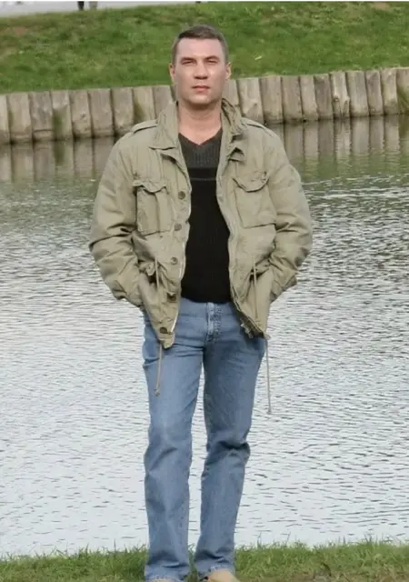 Алекс из Тольятти, мне 47, познакомлюсь на одну ночь