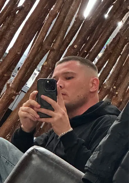 Я Илья, 31, знакомлюсь для вирта в Ижевске