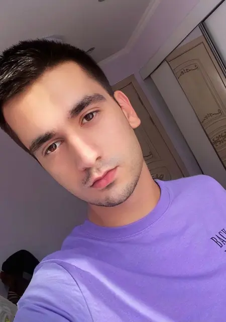 Я Олег, 22, из Майкопа, ищу знакомства на одну ночь