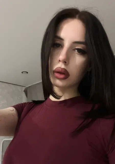 Юля из Брянска, мне 19, познакомлюсь для приятного времяпровождения