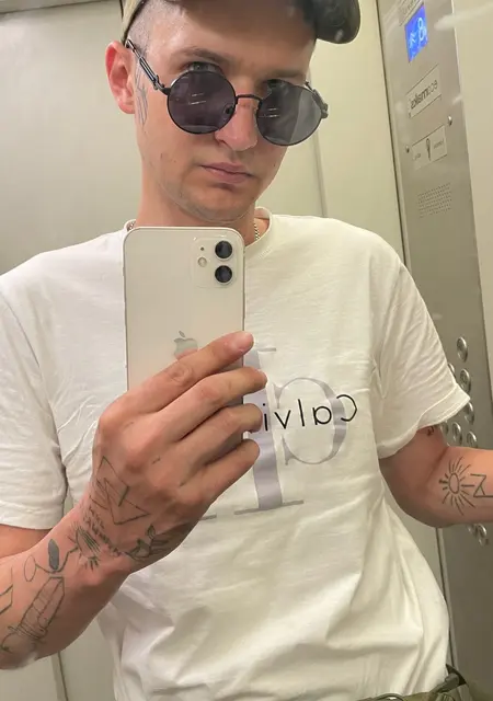 Я Илья, 28, из Лобни, ищу знакомства на одну ночь