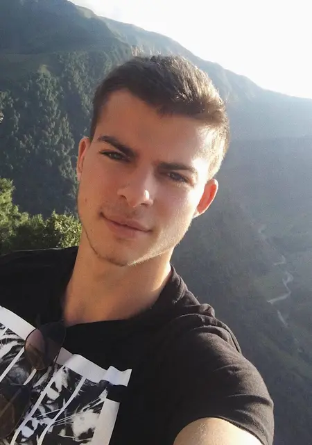 Я Илья Феофилов, 39, из Тольятти, ищу знакомства без обязательств