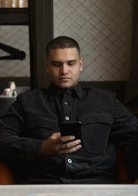 Я Иван, 25, знакомлюсь без обязательств в Москве