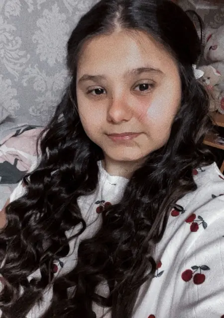 Я Алина, 18, из Перми, ищу знакомства без обязательств