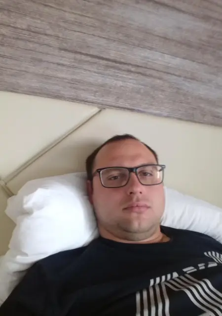 Я Михаил, 39, из Уссурийска, ищу знакомства на одну ночь